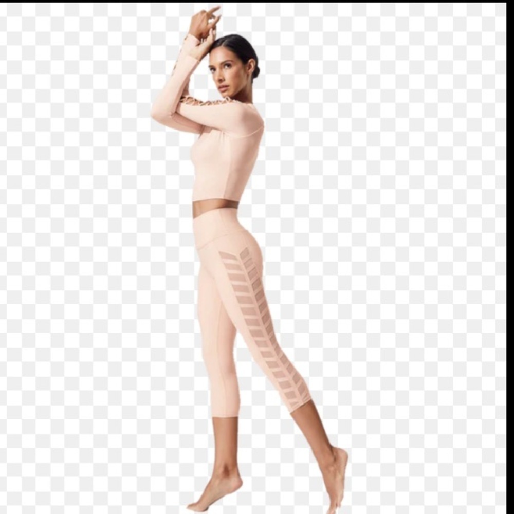 ALO YOGA CHEVRON CAPRI 9A.